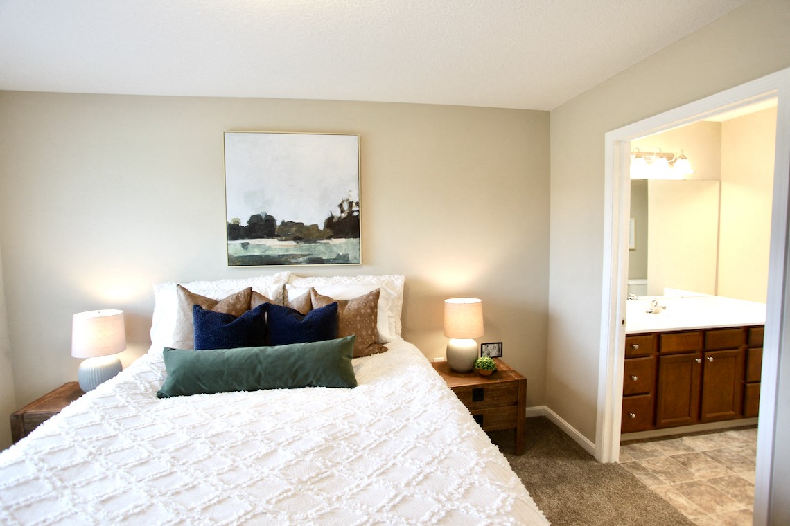 Photos and Video of Laurel Bluff Apartments in Reynoldsburg, OH